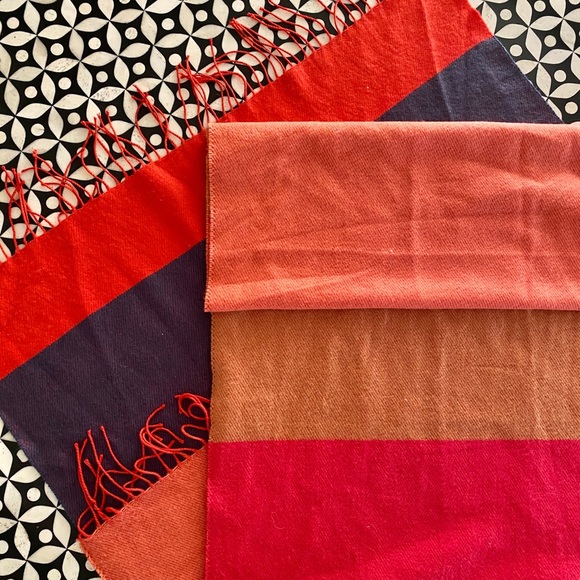 Gap Multi-Color Scarf - Picture 2 of 4